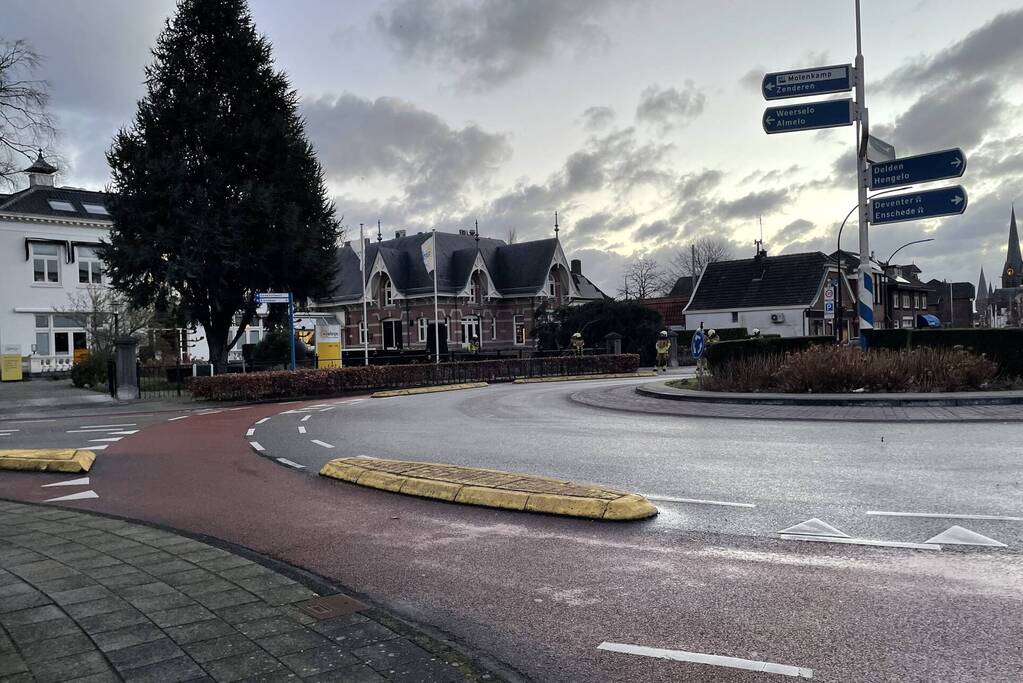 Grote boom omgelegd door storm Dudley