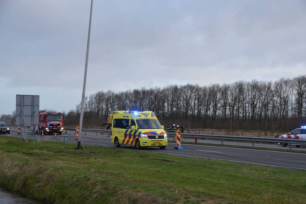 Automobilist zwaargewond bij verkeersongeval
