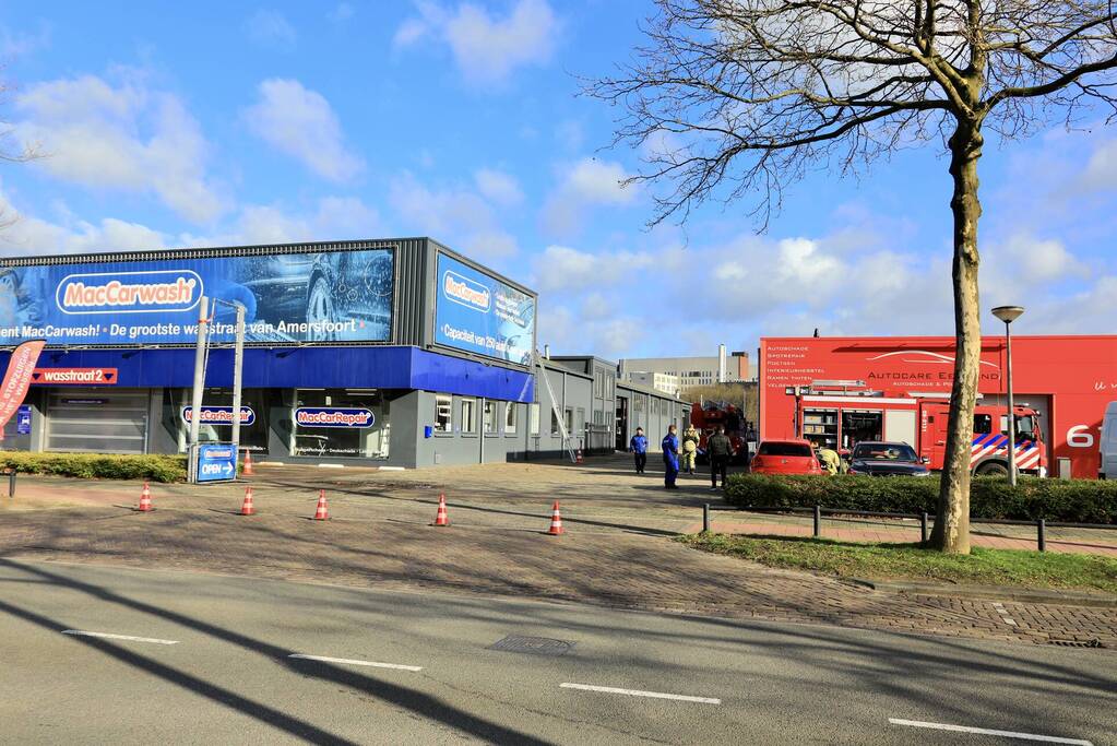 Lichtkoepel Mac Carwash waait los