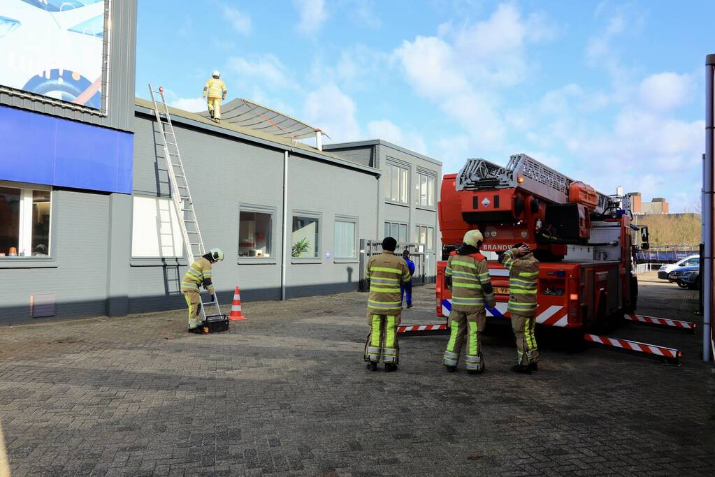 Lichtkoepel Mac Carwash waait los