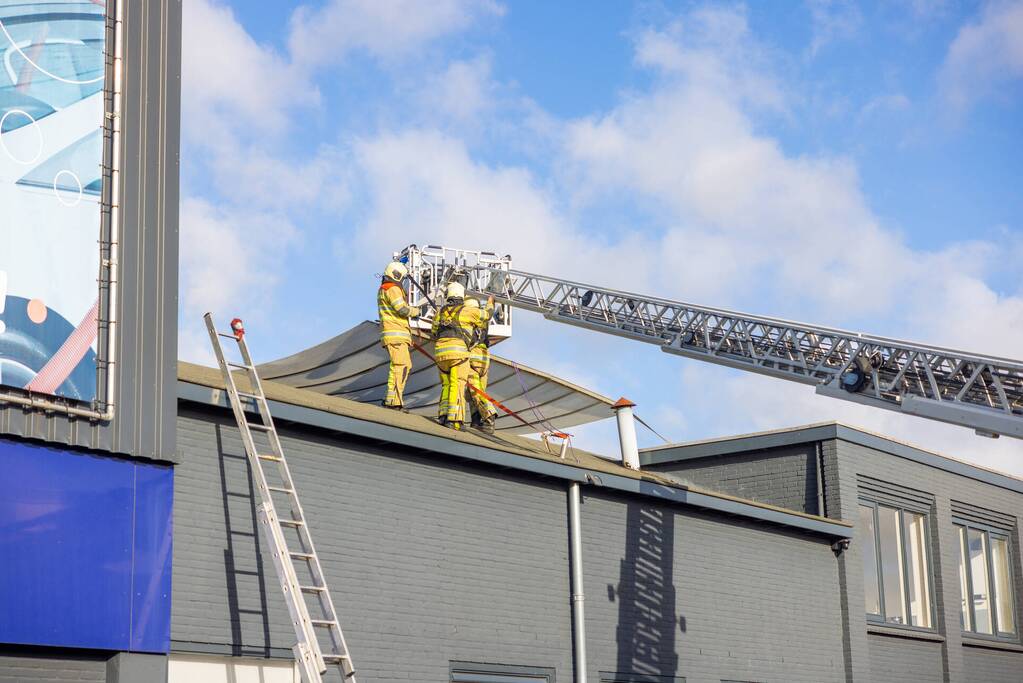 Lichtkoepel Mac Carwash waait los