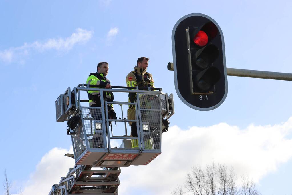 Kap van verkeerslicht zorgt voor gevaarlijke situatie