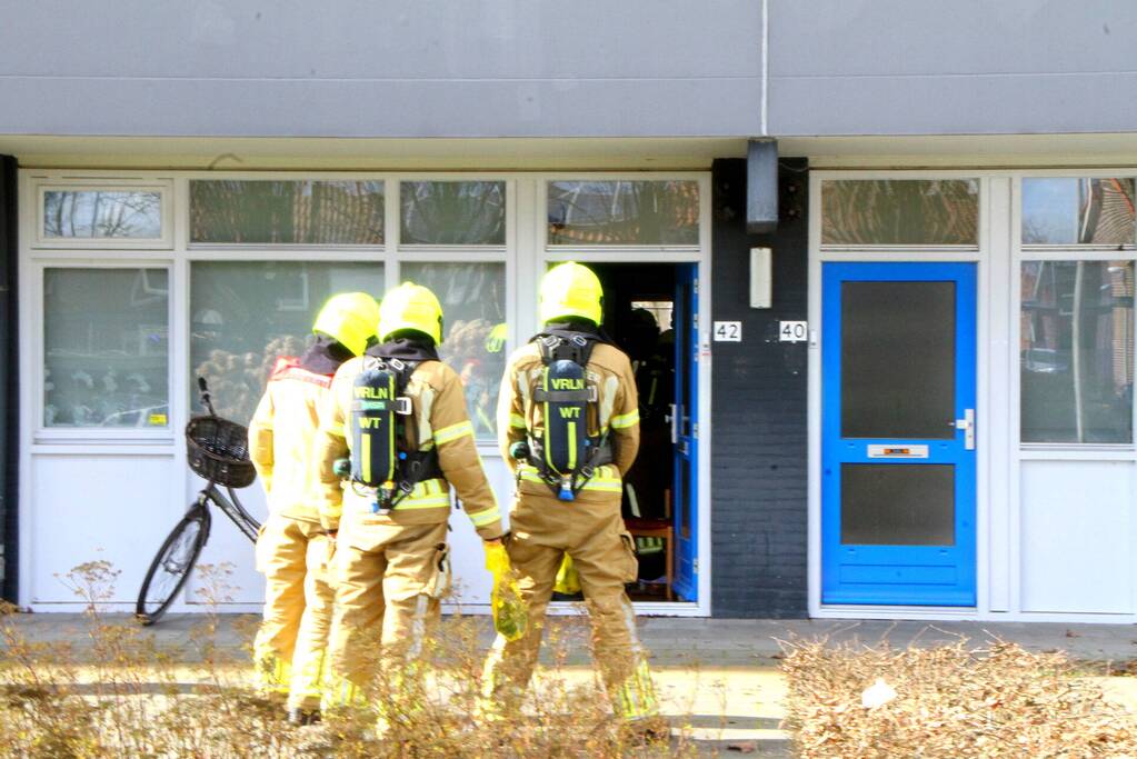 Brandweer doet onderzoek in woning