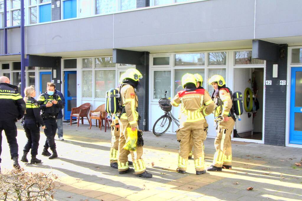 Brandweer doet onderzoek in woning
