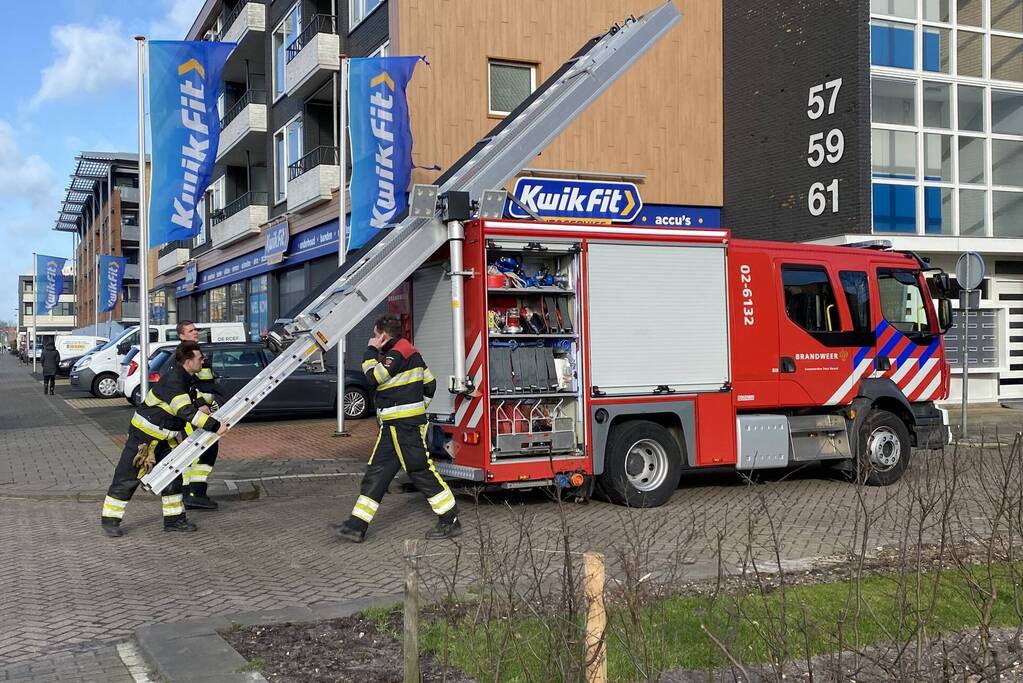 Schoorsteenkappen dreigen weg te waaien