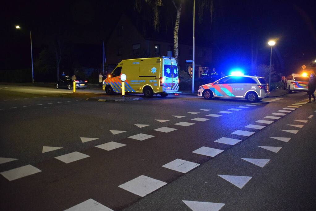 Schade na ongeval tussen auto en scooter