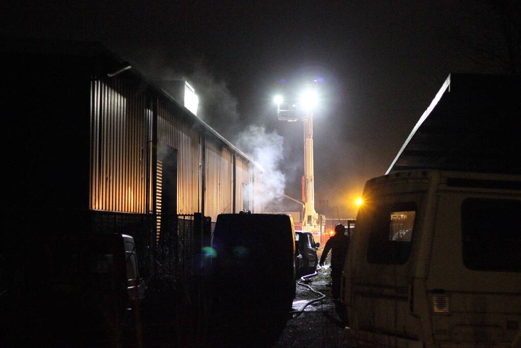 Grote brand in bedrijfspand