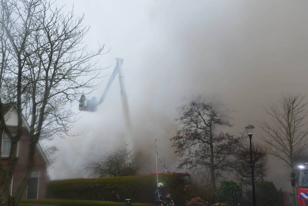 Zeer grote brand in boerderij