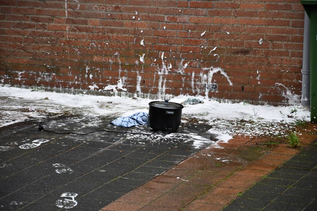 Rookontwikkeling door pannetje op vuur
