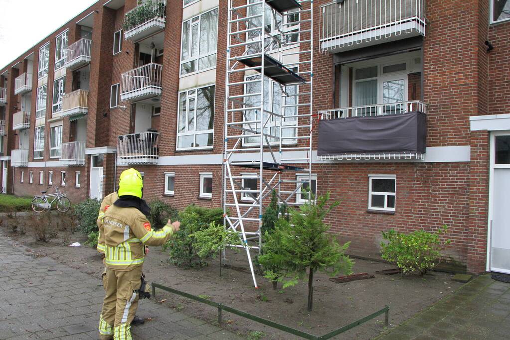 Brandweer breekt steiger af na harde wind