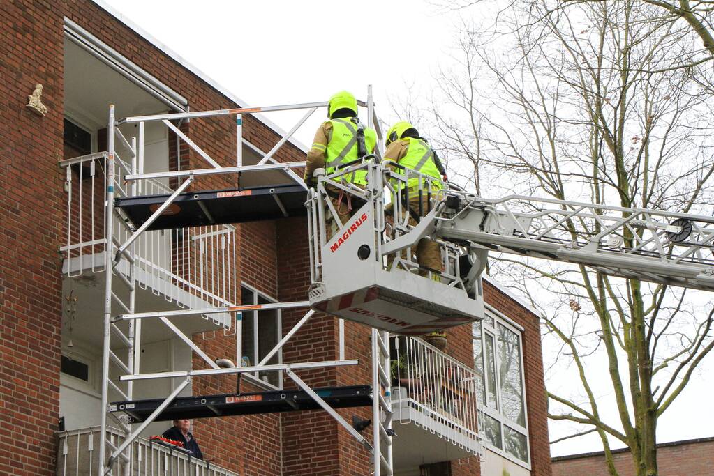 Brandweer breekt steiger af na harde wind