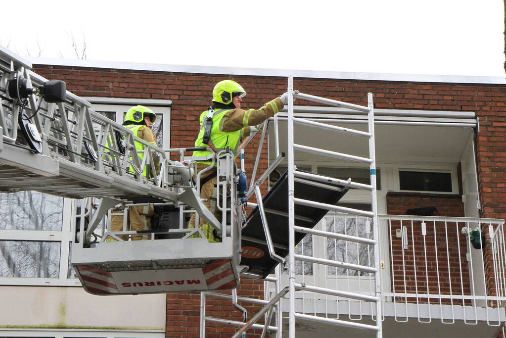 Brandweer breekt steiger af na harde wind
