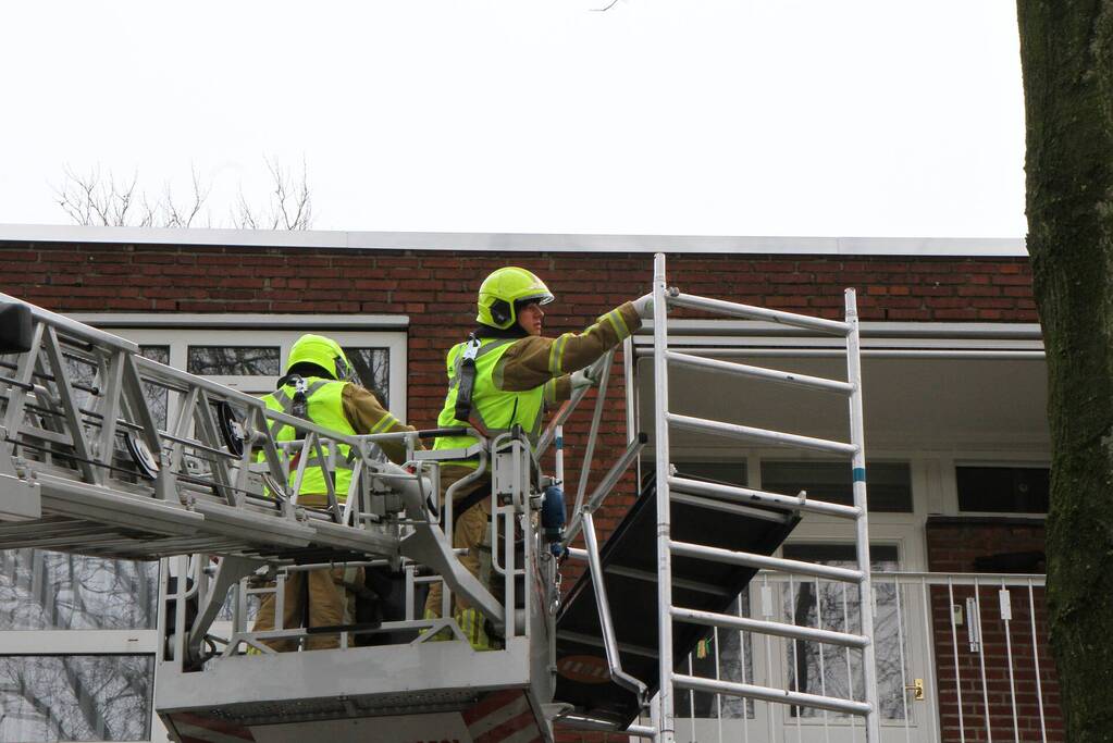 Brandweer breekt steiger af na harde wind