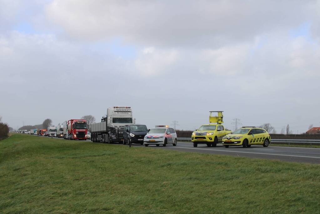 Schade aan bestelbus door harde wind