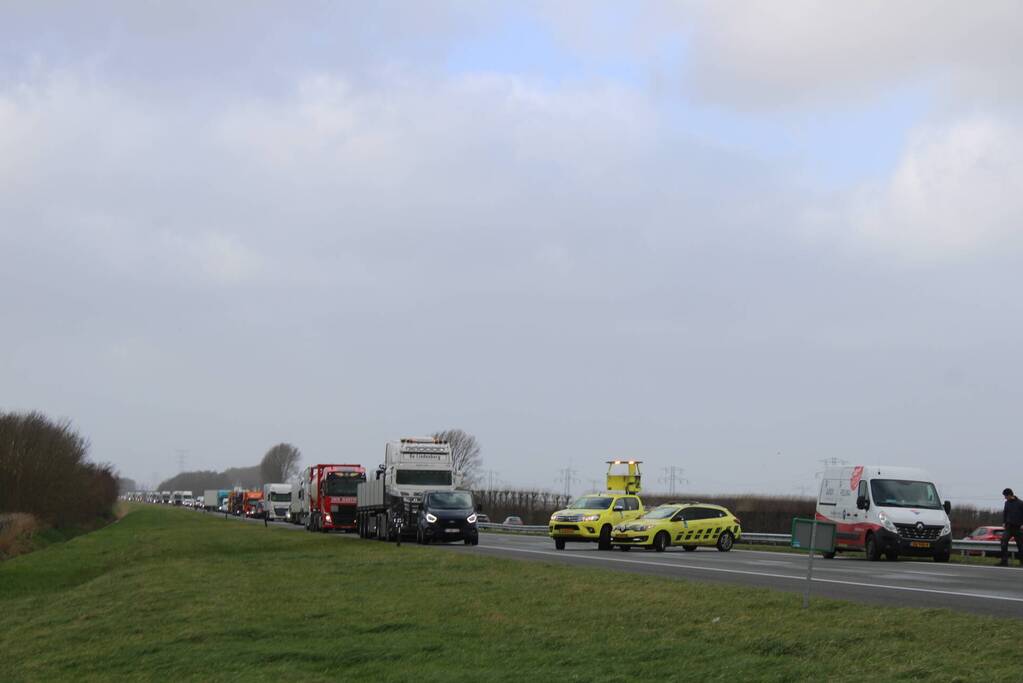 Schade aan bestelbus door harde wind