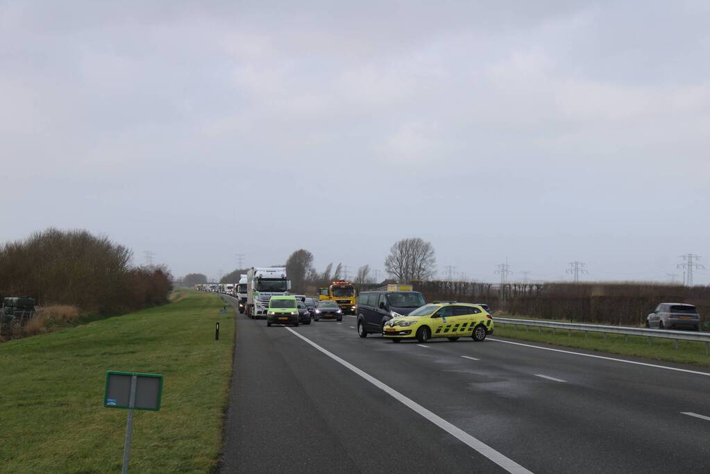 Schade aan bestelbus door harde wind