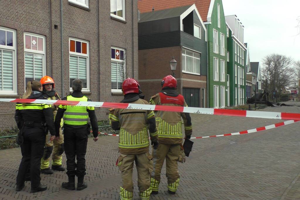 Losgewaaid dak raakte meerdere woningen