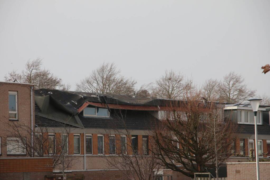Meerdere daken losgewaaid door Eunice