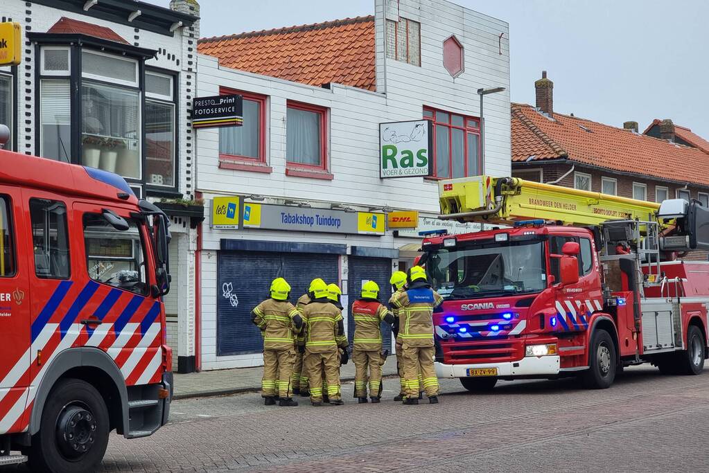 Gevelbeplating laat los van pand