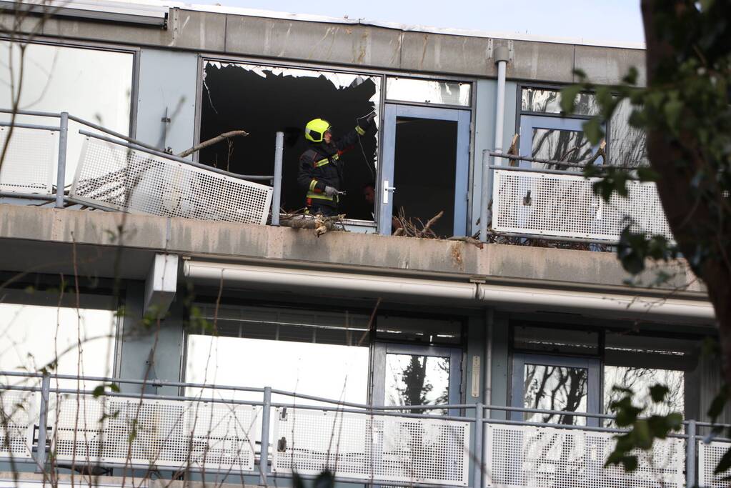 Veel schade aan flat door storm