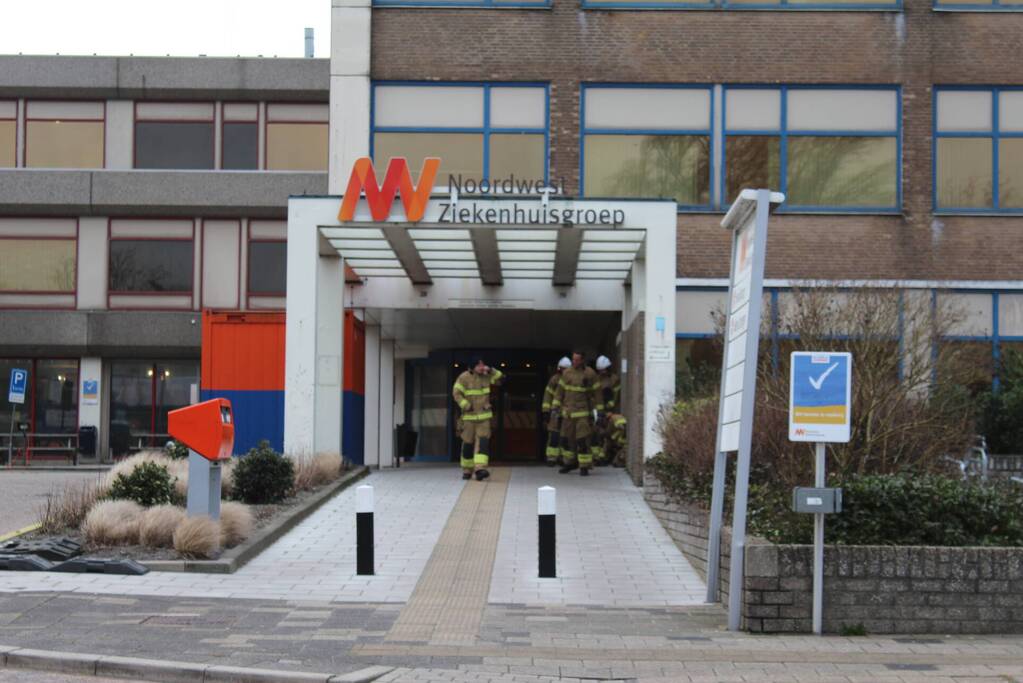 Dak waait los van ziekenhuis