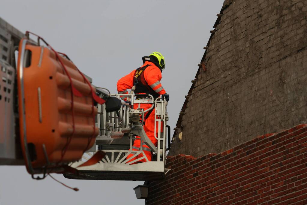 Gevel stort in door harde wind