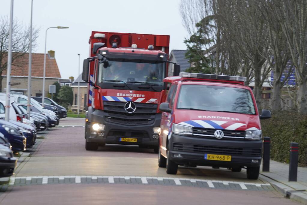 Dakbedekking belandt op voertuigen