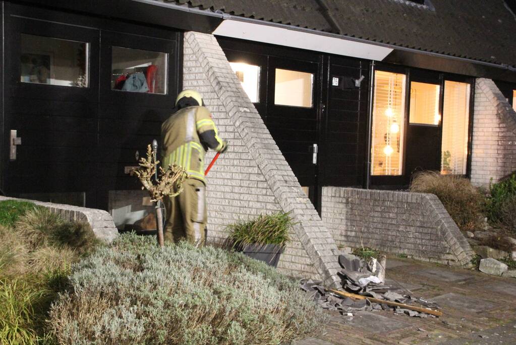 Dakrand losgewaaid door storm