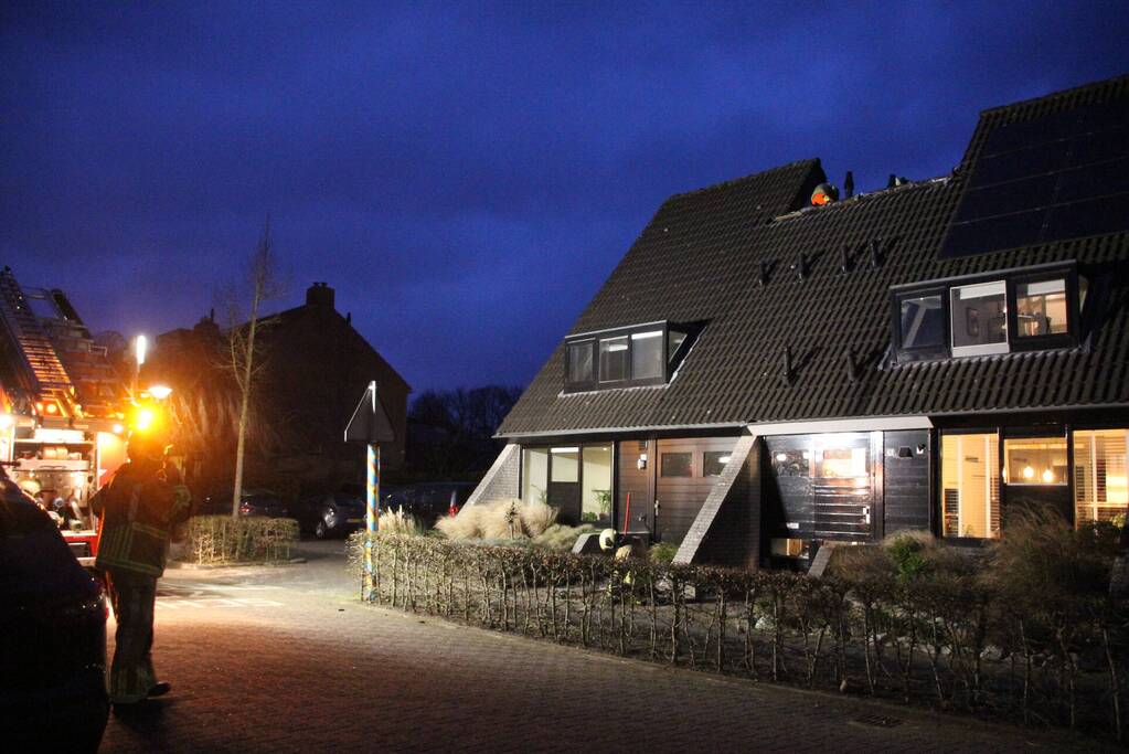 Dakrand losgewaaid door storm