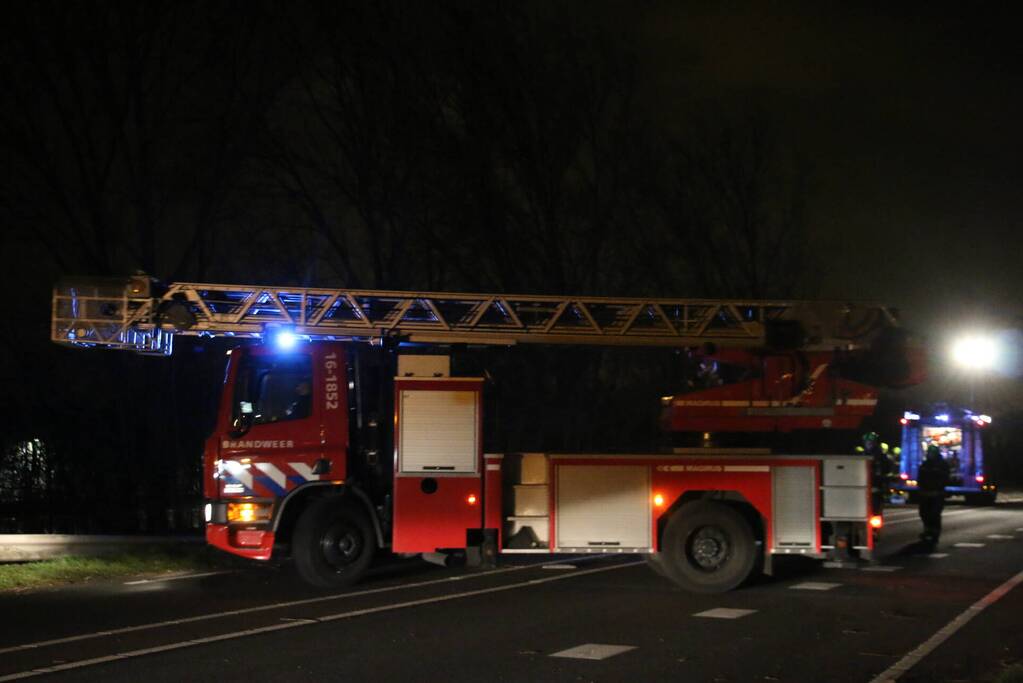 Provincialeweg tijdelijk afgesloten door stormschade
