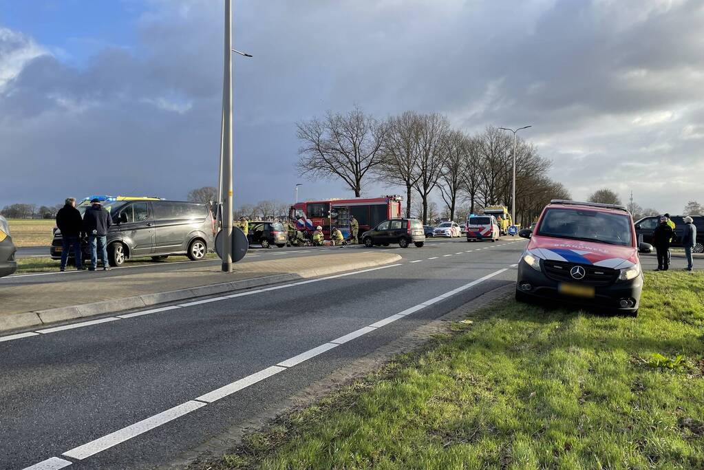Botsing tussen twee voertuigen op kruising