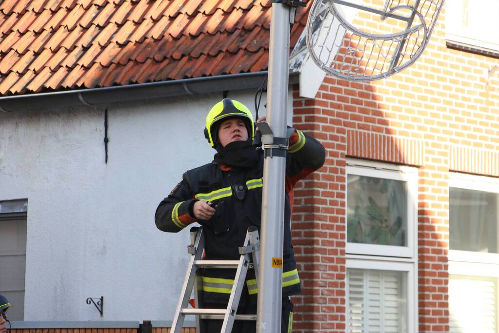 Sierverlichting verwijderd door de brandweer