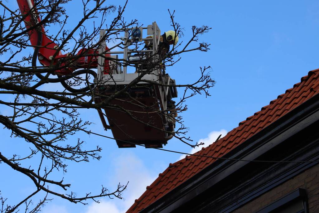 Losliggende dakpannen vastgezet