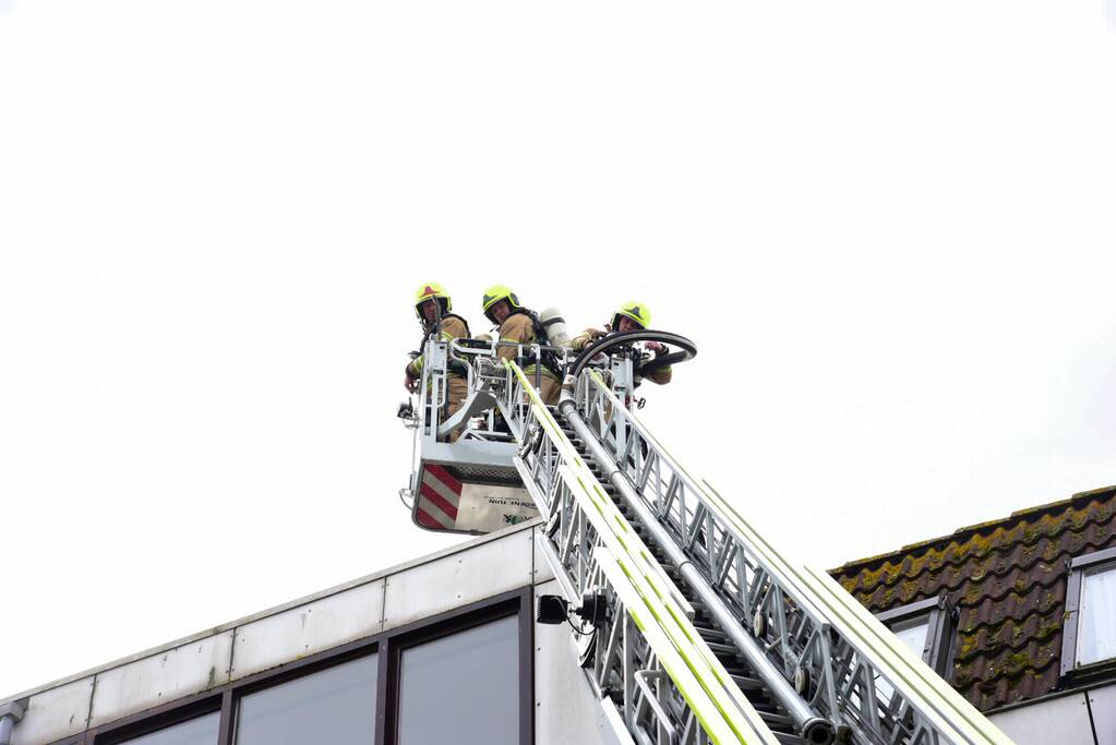 Flinke rookontwikkeling vanwege brand in slooppand