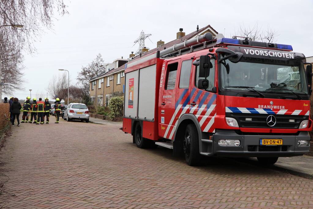 Dakbedekking van dakkapel waait los