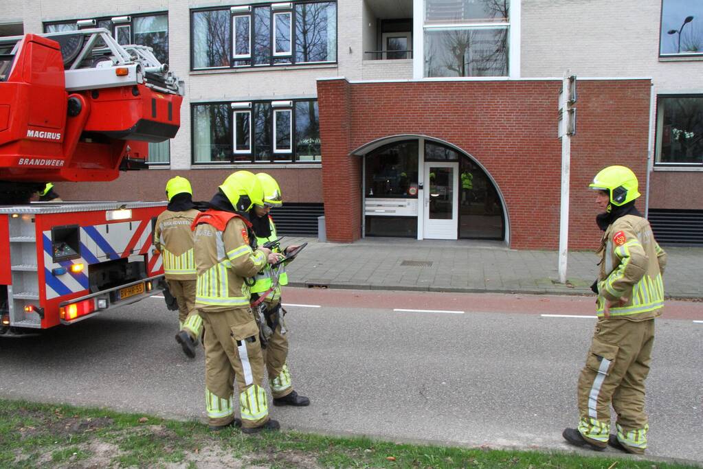 Dakbedekking flatgebouw los gewaaid
