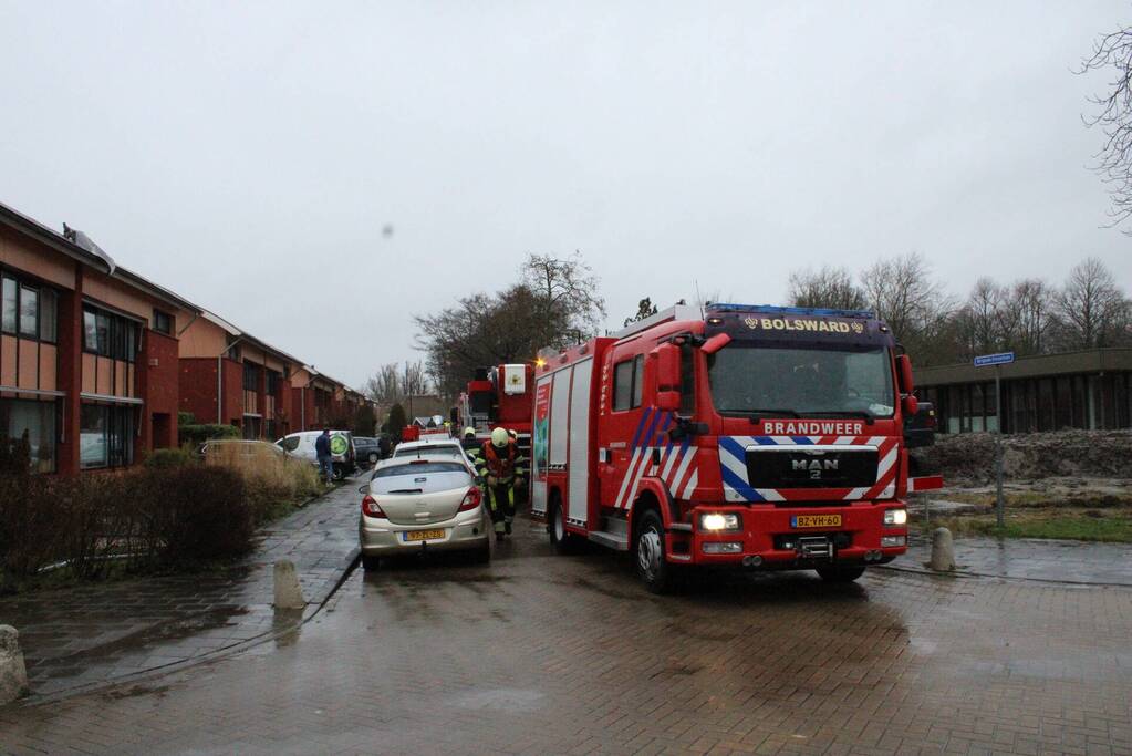 Dakbeplating verwijderd door brandweer