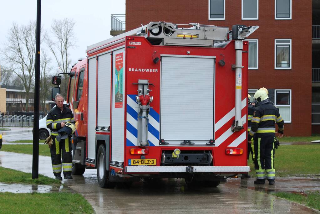 Delen van dak Sporthal Van der Bijha kom los