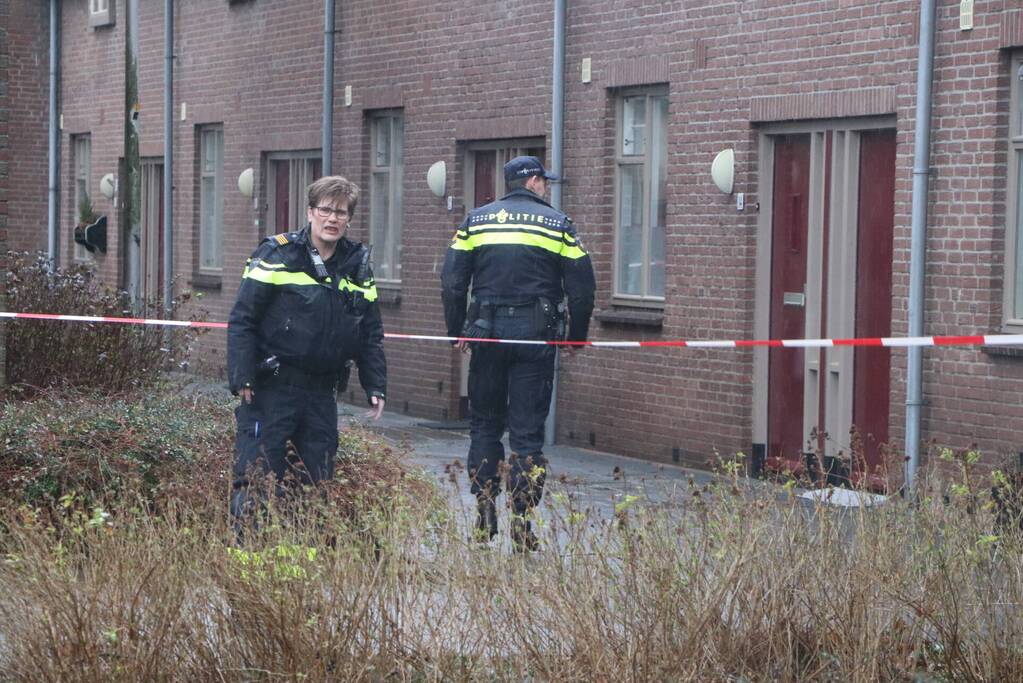 Woningen ontruimd nadat bomen dreigen om te waaien