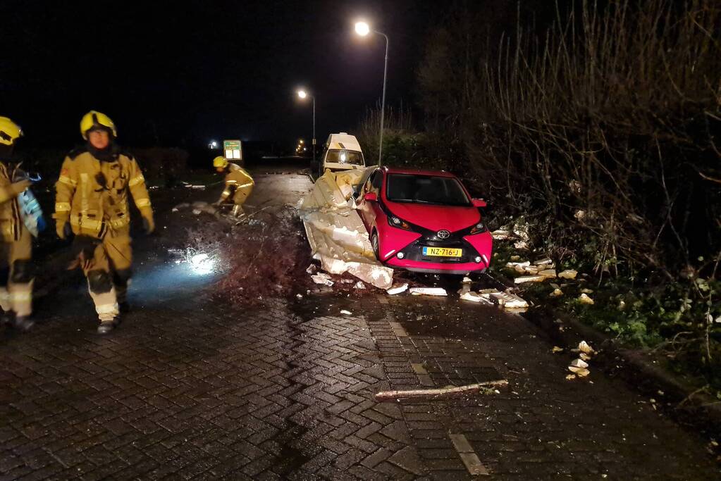 Deel van schuur weggewaaid door windhoos