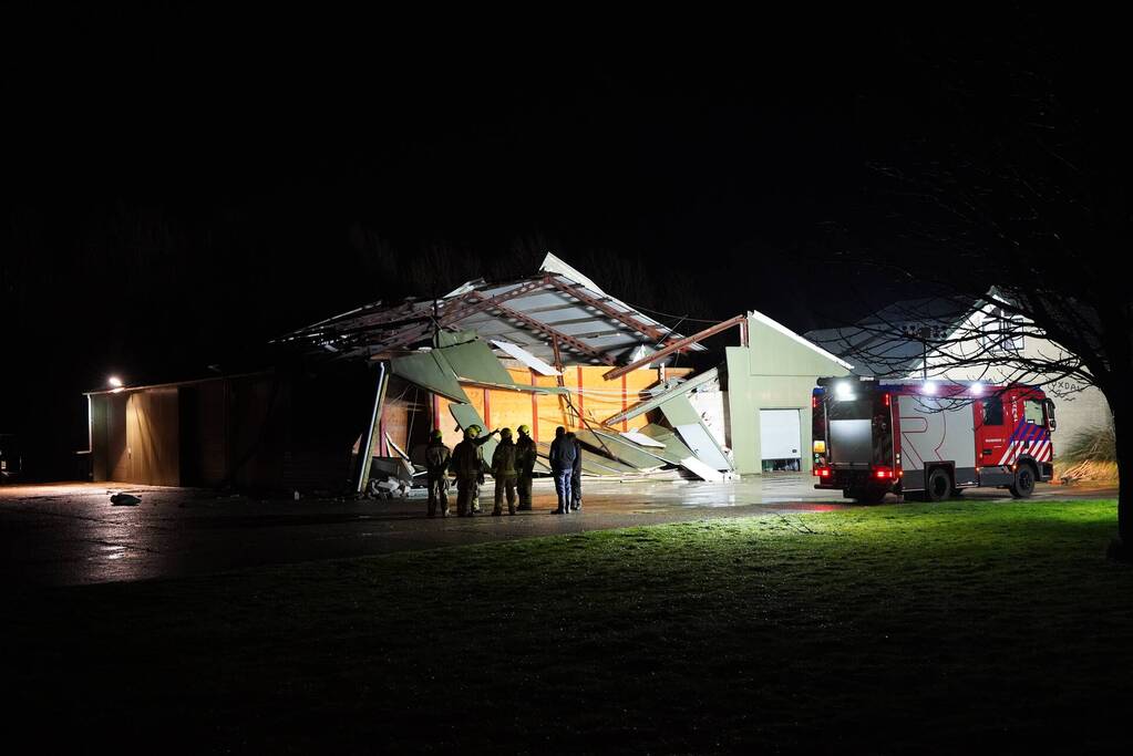 Deel van schuur weggewaaid door windhoos