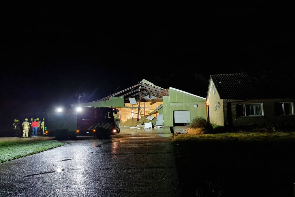 Deel van schuur weggewaaid door windhoos