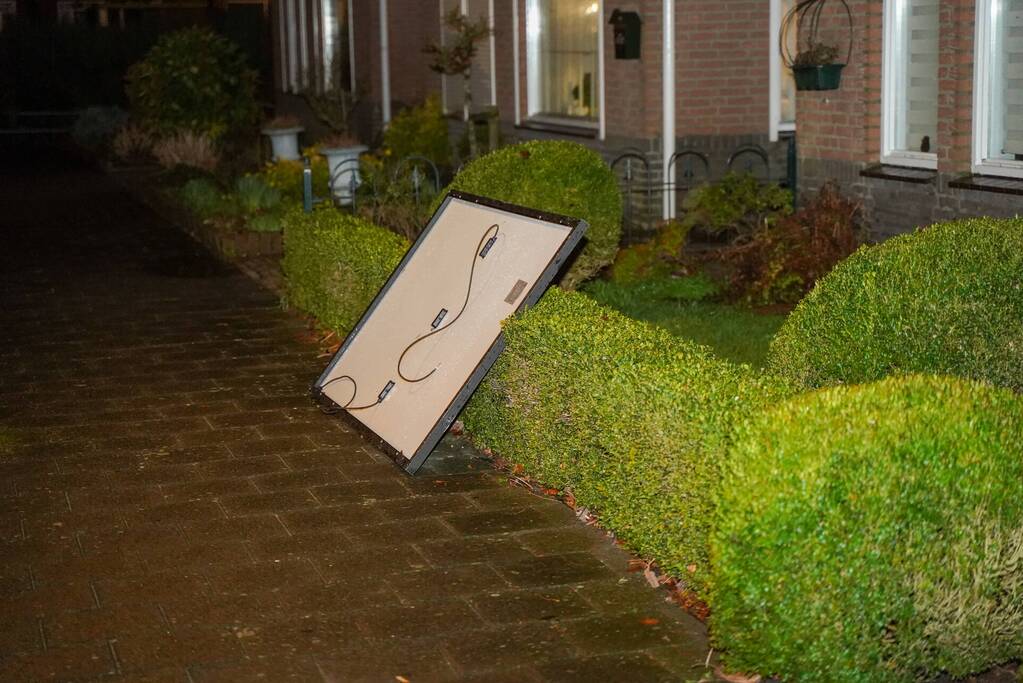 Flinke schade in dorp door windhoos