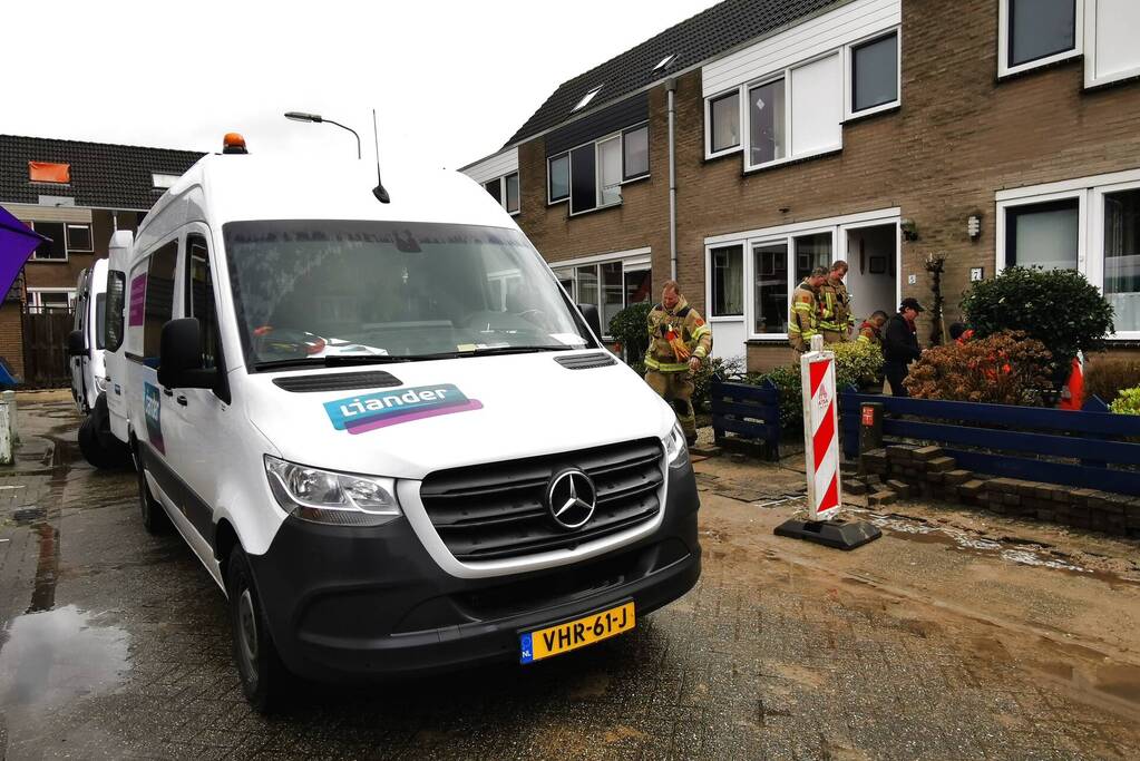 Brandweer verricht metingen na melding gaslek