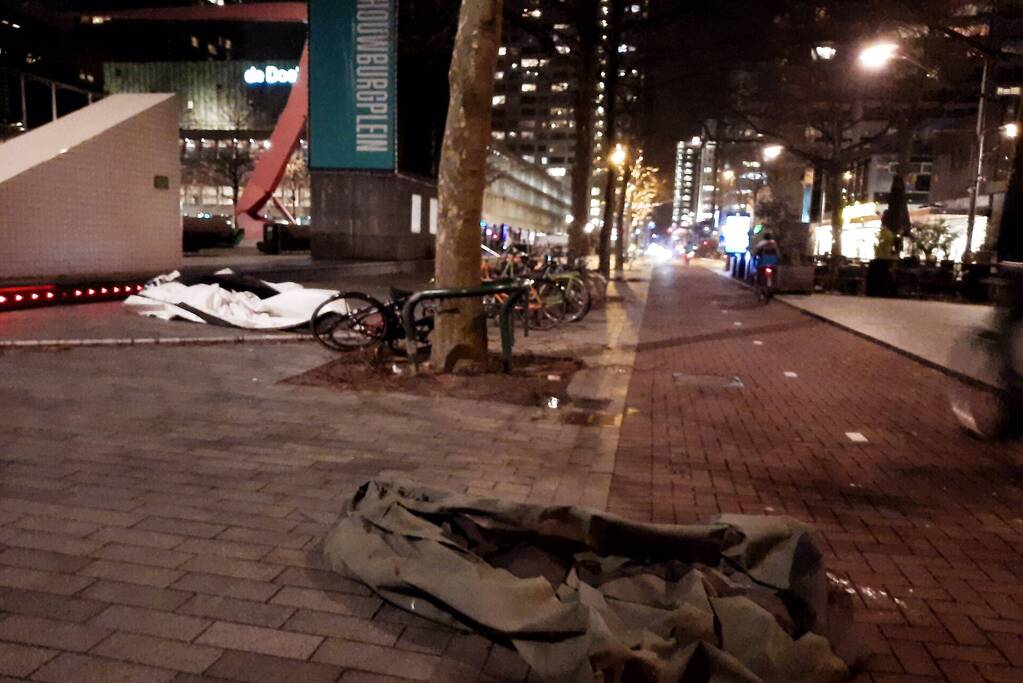 Spandoeken losgekomen van afzuiginstallatie