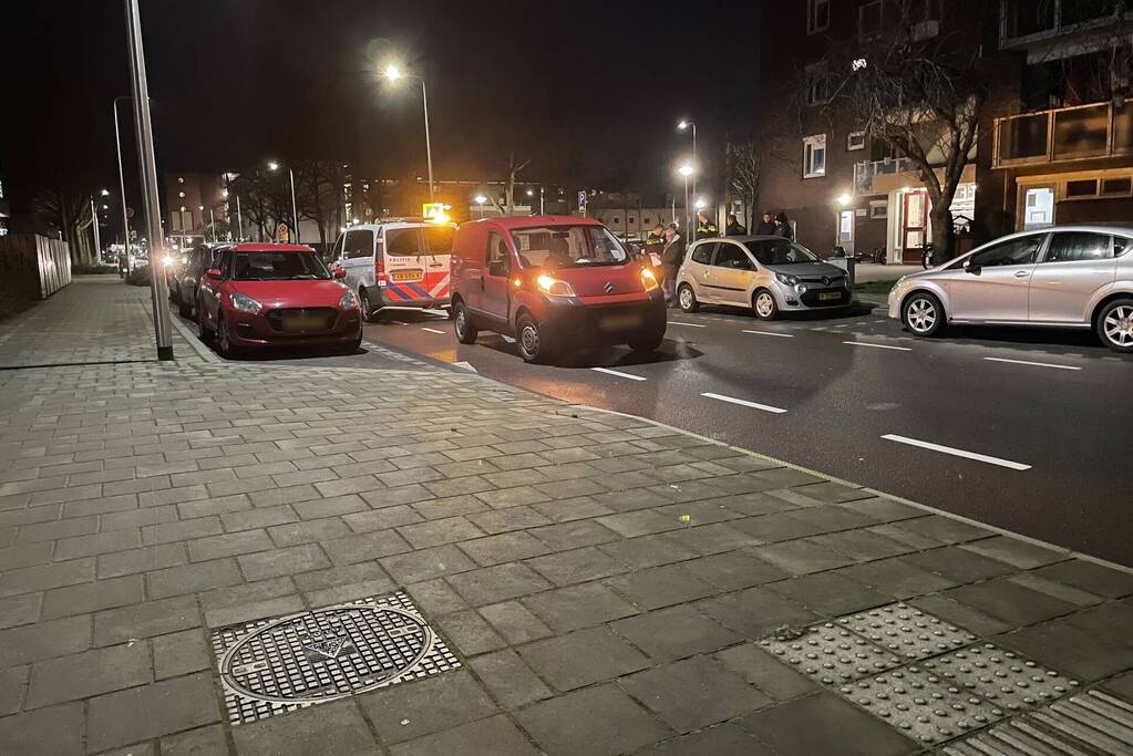 Ongeval tussen maaltijdbezorger op bromfiets en bestelbus