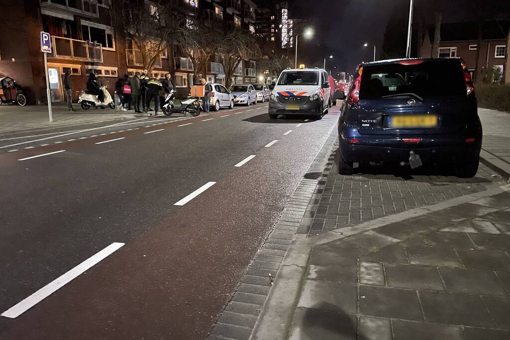 Ongeval tussen maaltijdbezorger op bromfiets en bestelbus