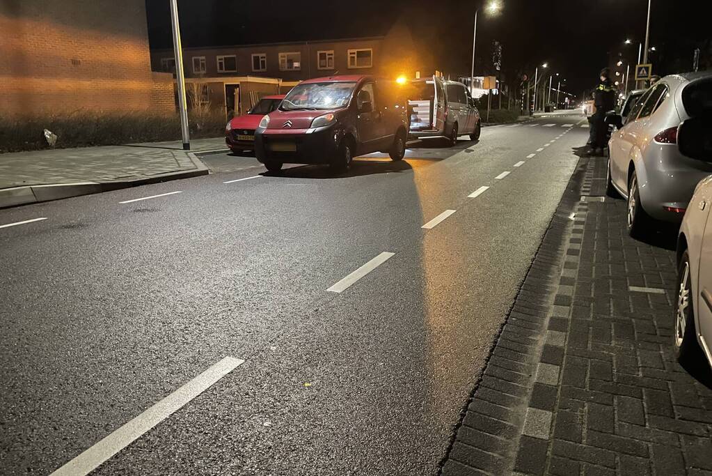 Ongeval tussen maaltijdbezorger op bromfiets en bestelbus