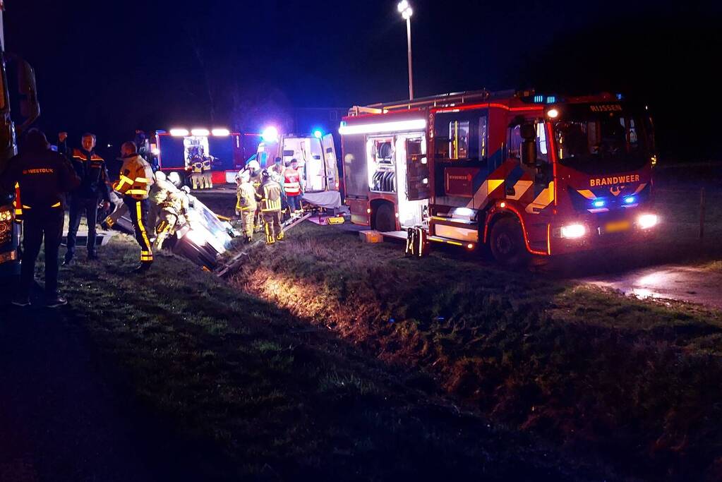 Ernstig ongeval tussen vrachtwagen en bestelbus