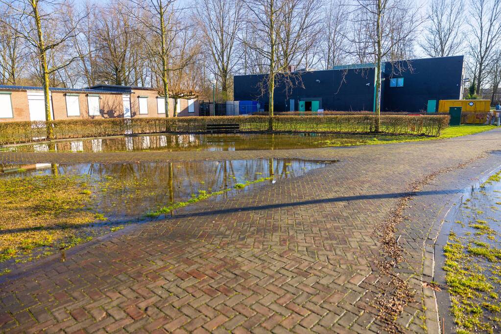 Velden Sportcomplex Buiningpark onder water door lekkende brandkraan